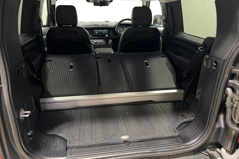 2021 (21) LAND ROVER DEFENDER 3.0 D250 SE 90 3dr Auto 5822365