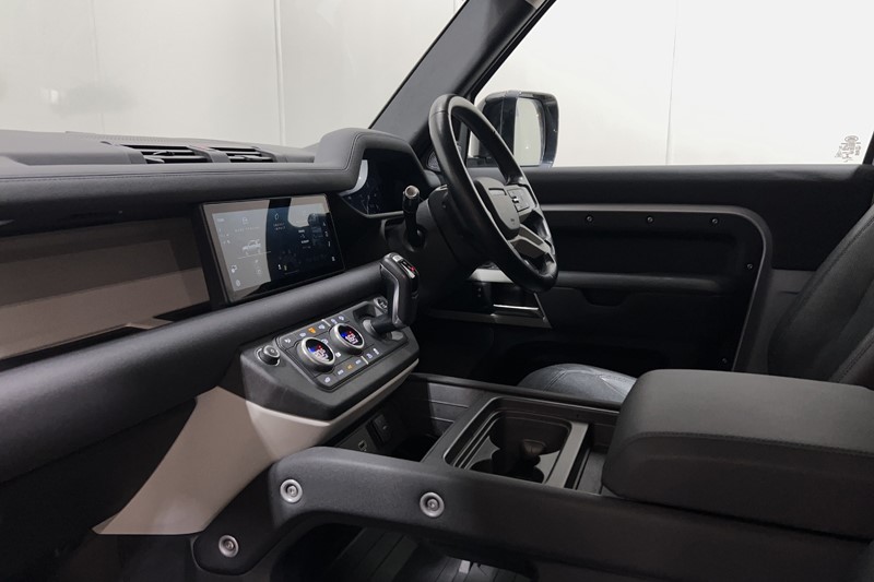 2021 (21) LAND ROVER DEFENDER 3.0 D250 SE 90 3dr Auto 5822358