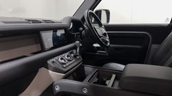 2021 (21) LAND ROVER DEFENDER 3.0 D250 SE 90 3dr Auto 5822358