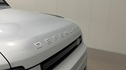 2021 (21) LAND ROVER DEFENDER 3.0 D250 SE 90 3dr Auto 5822375