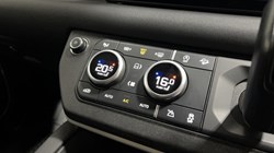 2021 (21) LAND ROVER DEFENDER 3.0 D250 SE 90 3dr Auto 5822347