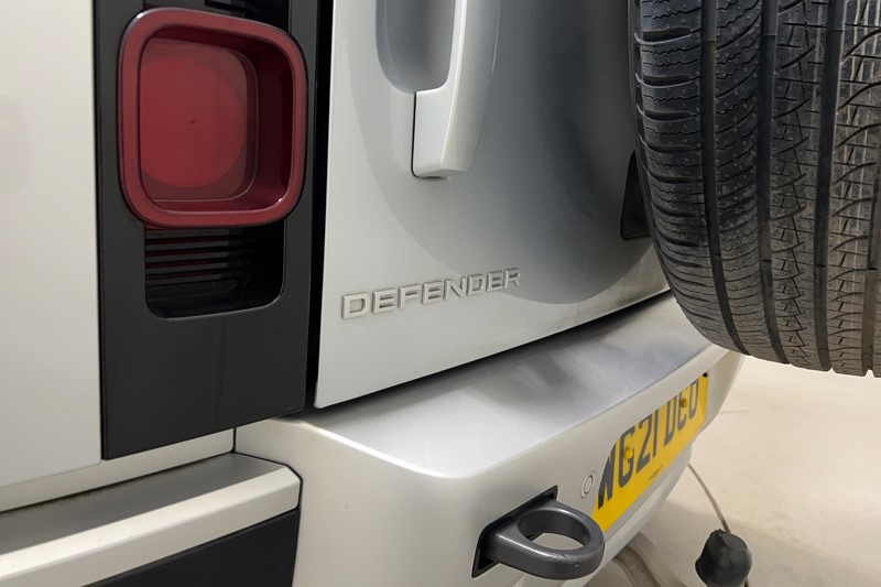 2021 (21) LAND ROVER DEFENDER 3.0 D250 SE 90 3dr Auto 5822367