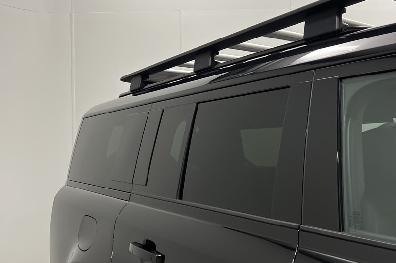 2025 (25) LAND ROVER DEFENDER 3.0 D350 X-Dynamic HSE 130 5dr Auto [8 Seat] 5798581