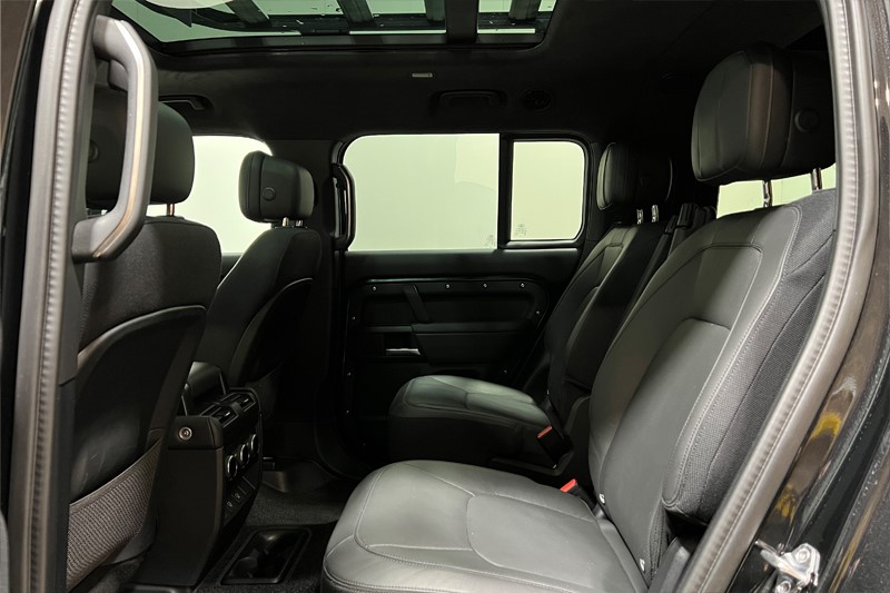 2025 (25) LAND ROVER DEFENDER 3.0 D350 X-Dynamic HSE 130 5dr Auto [8 Seat] 5798571