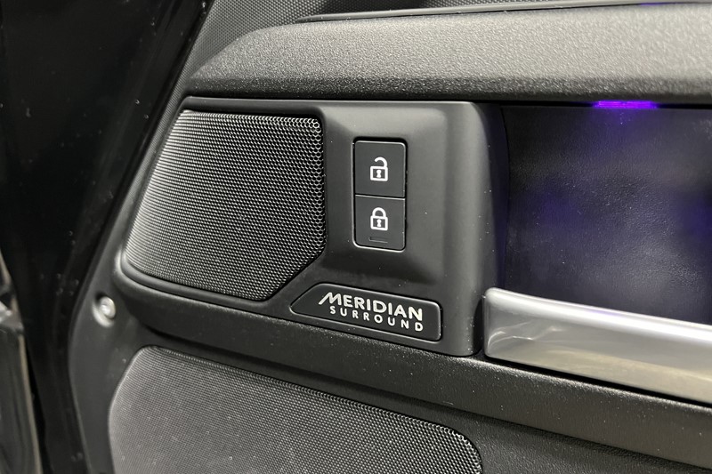 2025 (25) LAND ROVER DEFENDER 3.0 D350 X-Dynamic HSE 130 5dr Auto [8 Seat] 5798606