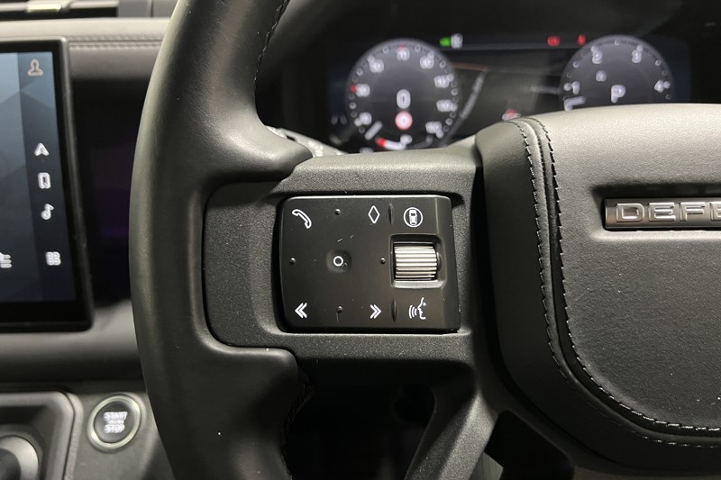 2025 (25) LAND ROVER DEFENDER 3.0 D350 X-Dynamic HSE 130 5dr Auto [8 Seat] 5798598