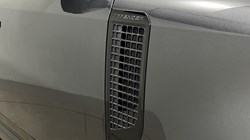 2025 (25) LAND ROVER DEFENDER 2.0 P300e X-Dynamic SE 110 5dr Auto 5827865
