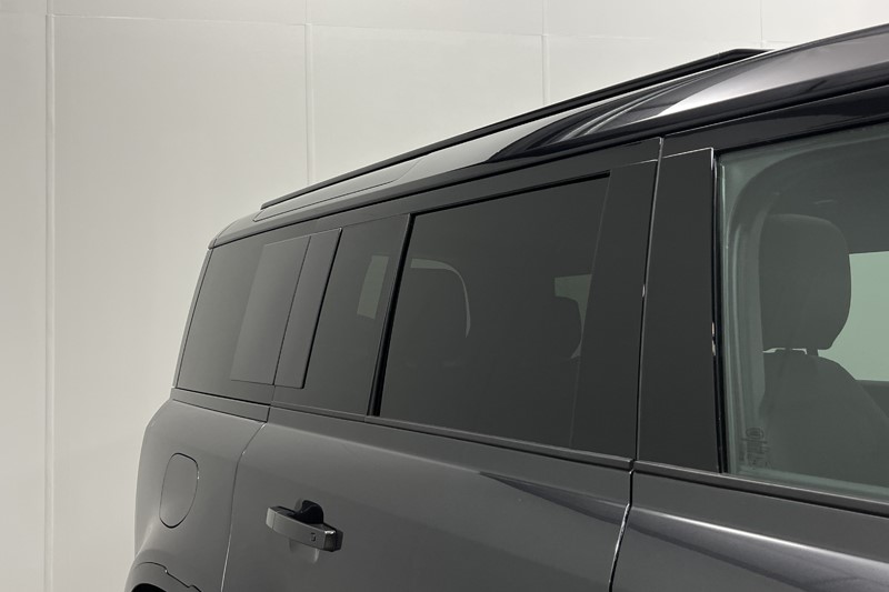 2025 (25) LAND ROVER DEFENDER 2.0 P300e X-Dynamic SE 110 5dr Auto 5827875