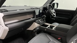 2025 (25) LAND ROVER DEFENDER 2.0 P300e X-Dynamic SE 110 5dr Auto 5827844