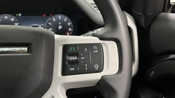 2025 (25) LAND ROVER DEFENDER 2.0 P300e X-Dynamic SE 110 5dr Auto 5827859