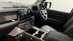 2025 (25) LAND ROVER DEFENDER 2.0 P300e X-Dynamic SE 110 5dr Auto 5827843
