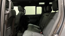 2025 (25) LAND ROVER DEFENDER 2.0 P300e X-Dynamic SE 110 5dr Auto 5827833