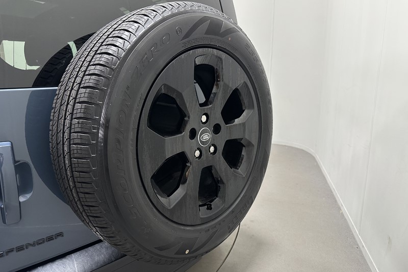 2023 (23) LAND ROVER DEFENDER 3.0 D250 X-Dynamic SE 110 5dr Auto 5818121