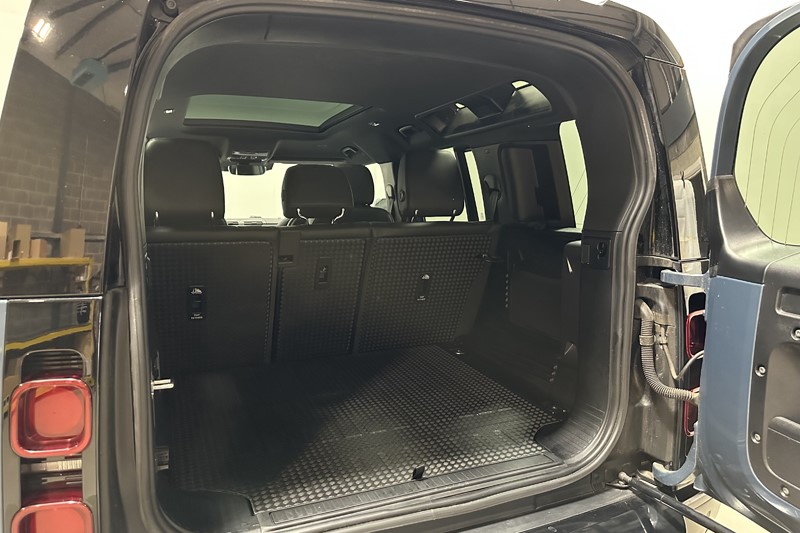2023 (23) LAND ROVER DEFENDER 3.0 D250 X-Dynamic SE 110 5dr Auto 5818118