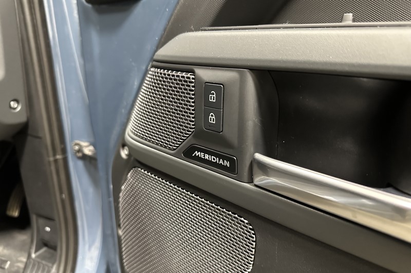 2023 (23) LAND ROVER DEFENDER 3.0 D250 X-Dynamic SE 110 5dr Auto 5818084