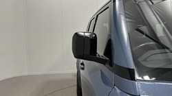 2023 (23) LAND ROVER DEFENDER 3.0 D250 X-Dynamic SE 110 5dr Auto 5818125