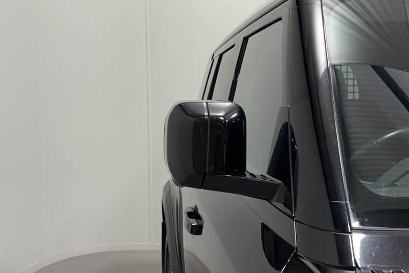 2023 (23) LAND ROVER COMMERCIAL DEFENDER 3.0 D250 Hard Top SE Auto 5881934