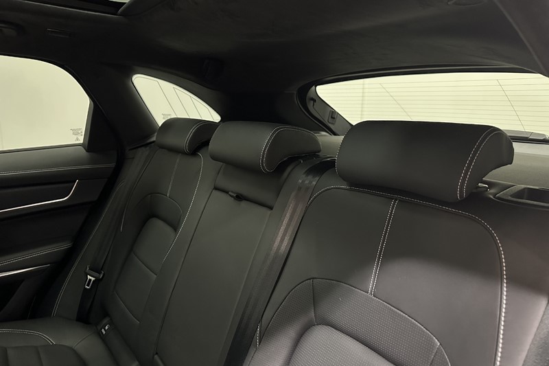 2024 (74) JAGUAR F-PACE 2.0 D200 R-Dynamic HSE Black 5dr Auto AWD 5843969