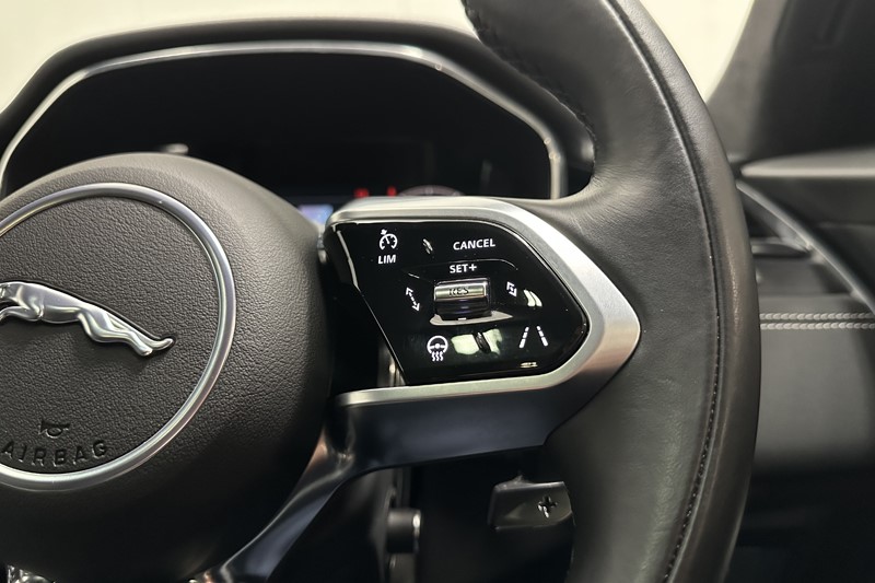 2024 (74) JAGUAR F-PACE 2.0 D200 R-Dynamic HSE Black 5dr Auto AWD 5843951