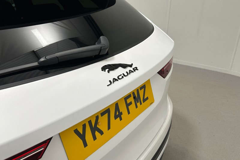 2024 (74) JAGUAR F-PACE 2.0 D200 R-Dynamic HSE Black 5dr Auto AWD 5843976