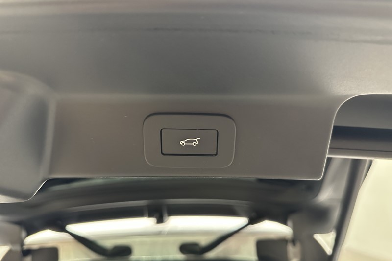 2024 (74) JAGUAR F-PACE 2.0 D200 R-Dynamic HSE Black 5dr Auto AWD 5843974