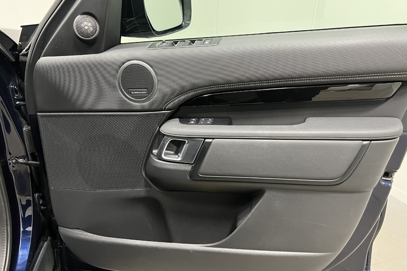 2022 (22) LAND ROVER DISCOVERY 3.0 D300 R-Dynamic HSE 5dr Auto 5853293