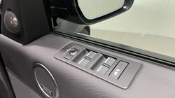 2022 (22) LAND ROVER DISCOVERY 3.0 D300 R-Dynamic HSE 5dr Auto 5853292