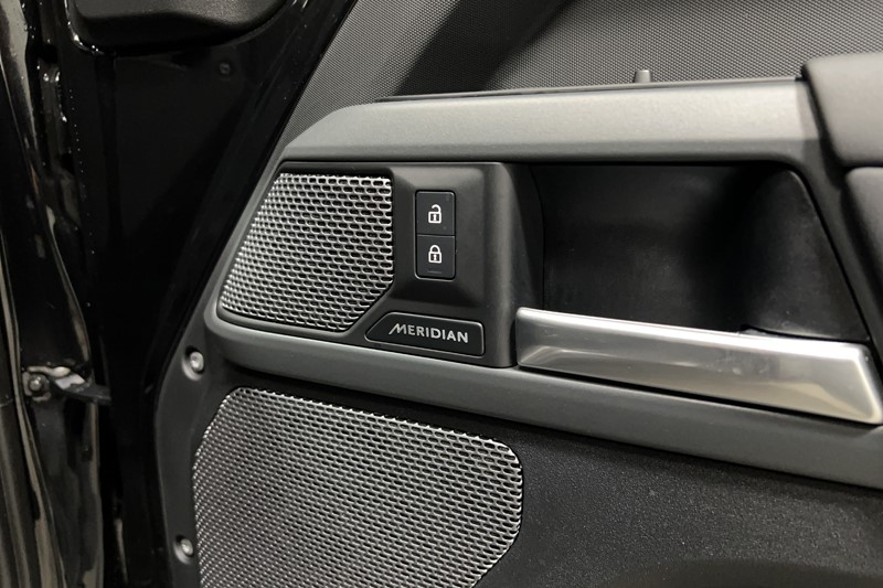 2023 (73) LAND ROVER DEFENDER 3.0 D250 X-Dynamic SE 110 5dr Auto 5839597