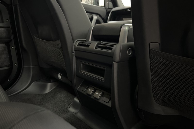 2023 (73) LAND ROVER DEFENDER 3.0 D250 X-Dynamic SE 110 5dr Auto 5839595