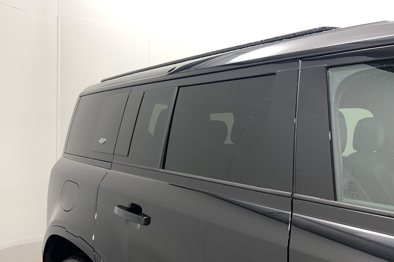 2023 (73) LAND ROVER DEFENDER 3.0 D250 X-Dynamic SE 110 5dr Auto 5839632
