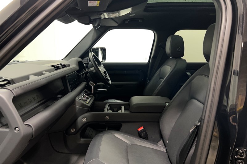 2023 (73) LAND ROVER DEFENDER 3.0 D250 X-Dynamic SE 110 5dr Auto 5839586