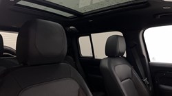 2023 (73) LAND ROVER DEFENDER 3.0 D250 X-Dynamic SE 110 5dr Auto 5839603