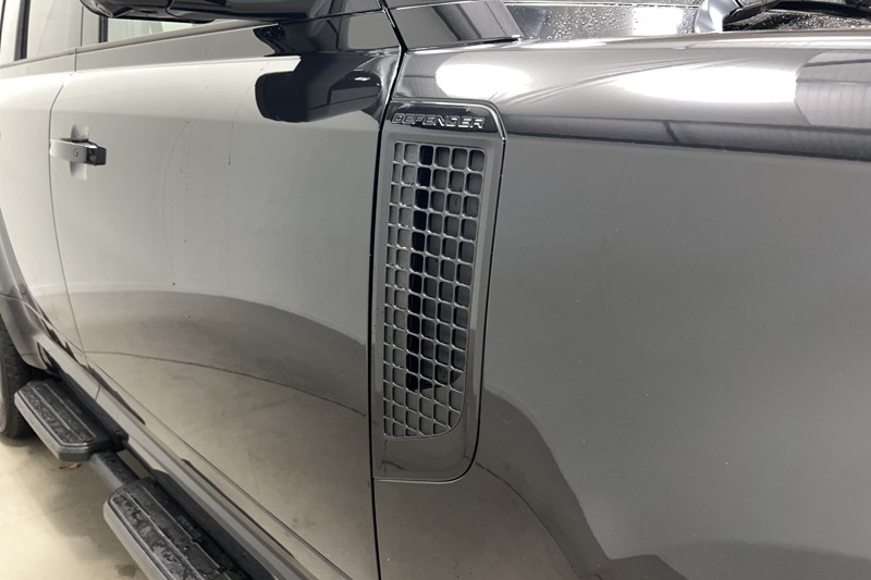 2023 (73) LAND ROVER DEFENDER 3.0 D250 X-Dynamic SE 110 5dr Auto 5839635