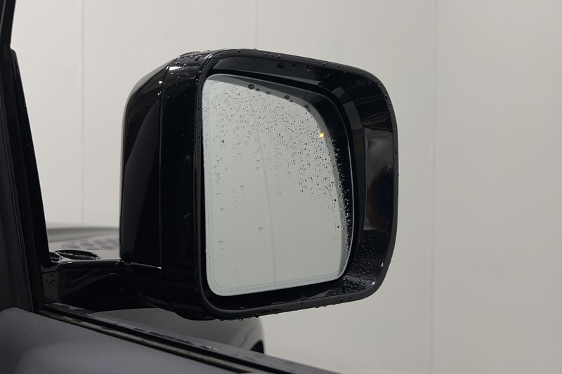 2023 (73) LAND ROVER DEFENDER 3.0 D250 X-Dynamic SE 110 5dr Auto 5839600