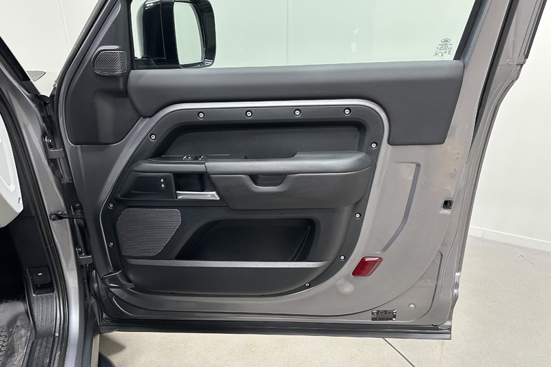 2024 (24) LAND ROVER COMMERCIAL DEFENDER 3.0 D250 Hard Top Auto [3 Seat] 5870720