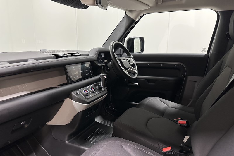 2024 (24) LAND ROVER COMMERCIAL DEFENDER 3.0 D250 Hard Top Auto [3 Seat] 5870740