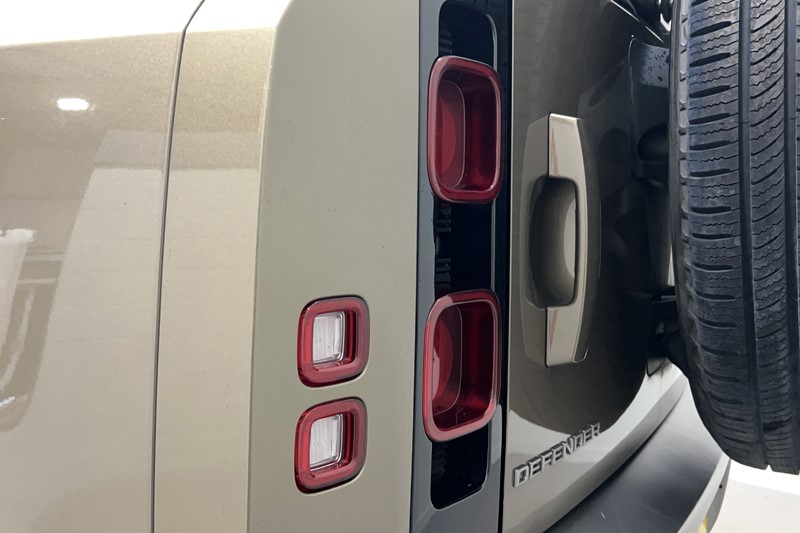 2021 (21) LAND ROVER DEFENDER 3.0 D250 X-Dynamic HSE 110 5dr Auto [7 Seat] 5839012