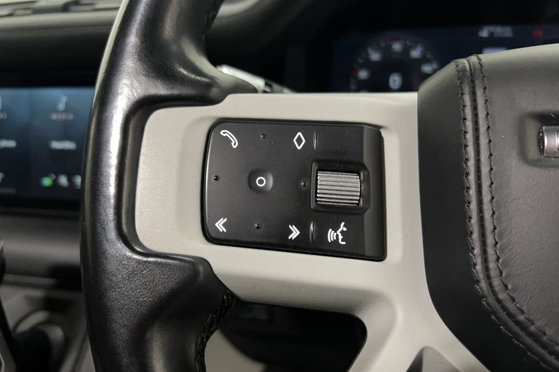 2021 (21) LAND ROVER DEFENDER 3.0 D250 X-Dynamic HSE 110 5dr Auto [7 Seat] 5838985