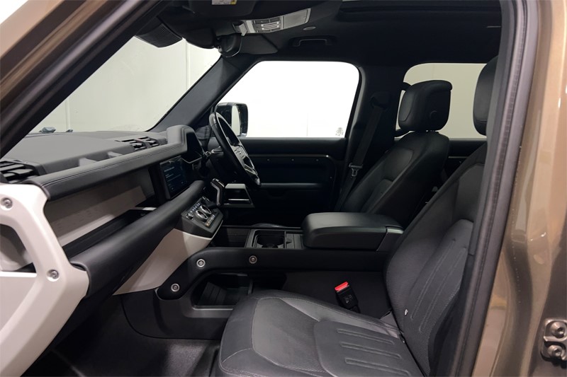 2021 (21) LAND ROVER DEFENDER 3.0 D250 X-Dynamic HSE 110 5dr Auto [7 Seat] 5838964