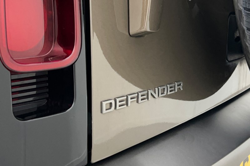 2021 (21) LAND ROVER DEFENDER 3.0 D250 X-Dynamic HSE 110 5dr Auto [7 Seat] 5839013