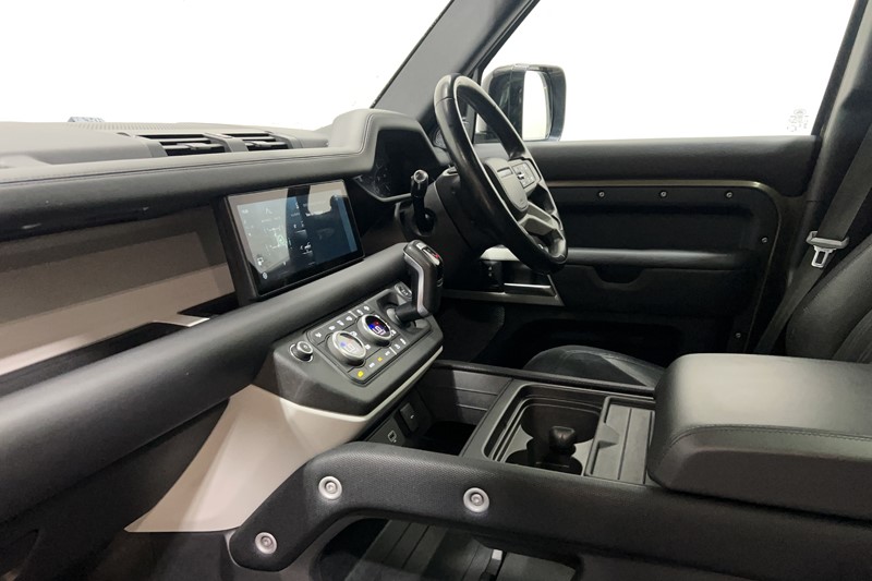 2021 (21) LAND ROVER DEFENDER 3.0 D250 X-Dynamic HSE 110 5dr Auto [7 Seat] 5839000