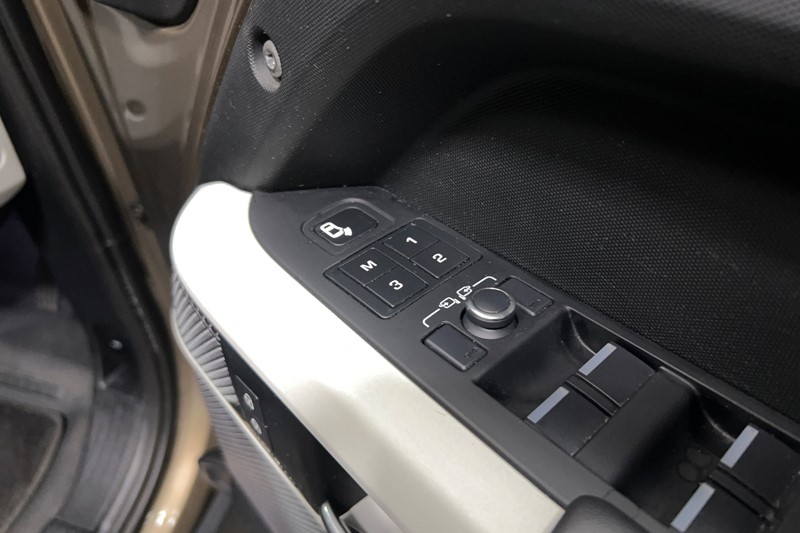 2021 (21) LAND ROVER DEFENDER 3.0 D250 X-Dynamic HSE 110 5dr Auto [7 Seat] 5838976
