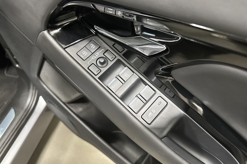 2024 (24) LAND ROVER RANGE ROVER EVOQUE 1.5 P300e Dynamic HSE 5dr Auto 5870632