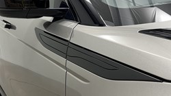 2022 (22) LAND ROVER RANGE ROVER EVOQUE 2.0 D200 R-Dynamic SE 5dr Auto 5856042