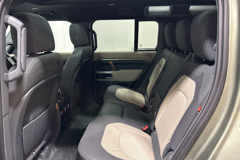 2022 (22) LAND ROVER DEFENDER 3.0 D250 X-Dynamic SE 110 5dr Auto [7 Seat] 5870927