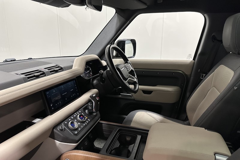 2022 (22) LAND ROVER DEFENDER 3.0 D250 X-Dynamic SE 110 5dr Auto [7 Seat] 5870963