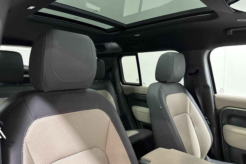 2022 (22) LAND ROVER DEFENDER 3.0 D250 X-Dynamic SE 110 5dr Auto [7 Seat] 5870942