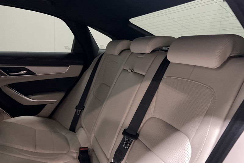 2021 (21) JAGUAR XF 2.0 D200 R-Dynamic S 4dr Auto 5850069