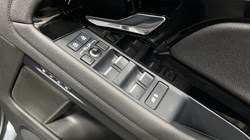 2023 (23) LAND ROVER RANGE ROVER EVOQUE 2.0 D200 R-Dynamic SE 5dr Auto 5849529