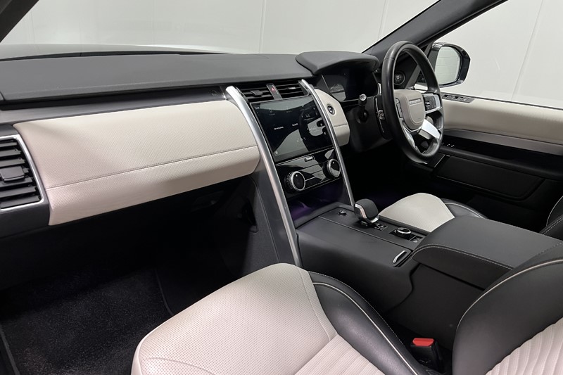 2024 (24) LAND ROVER DISCOVERY 3.0 D300 Dynamic HSE 5dr Auto 5856467